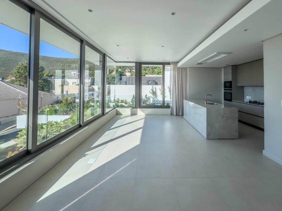 3 Bedroom Property for Sale in Fresnaye Western Cape